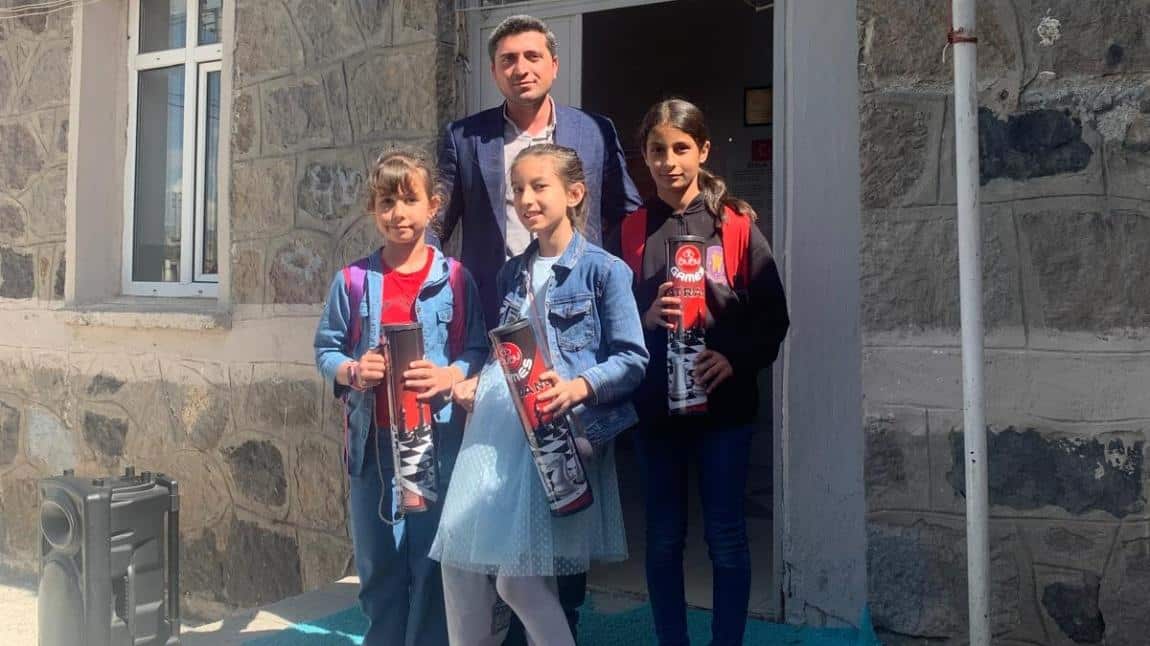 Başarılı Öğrenciler Ödüllendirildi