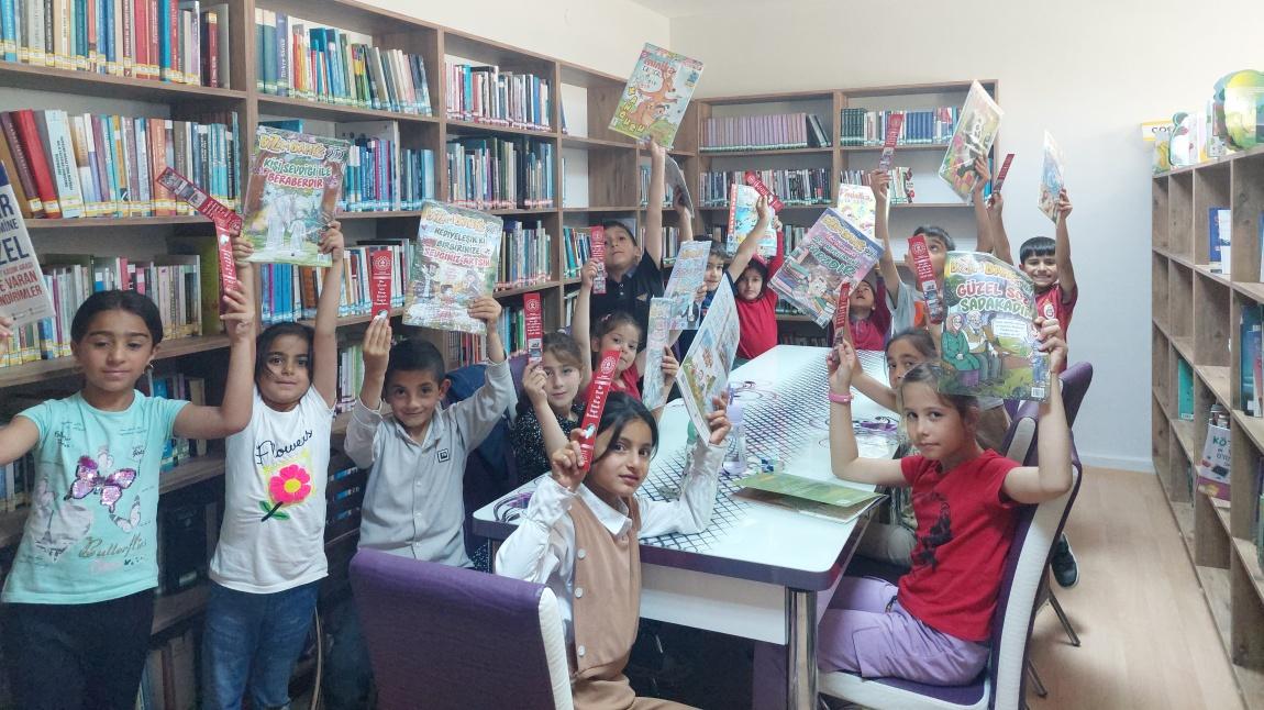 Öğrencilerimiz İlçe Kütüphanesini Ziyaret Etti
